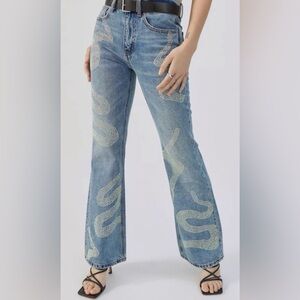 Urban Outfitters BDG '90s/Y2K style mid rise bootcut jeans
Medium Wash